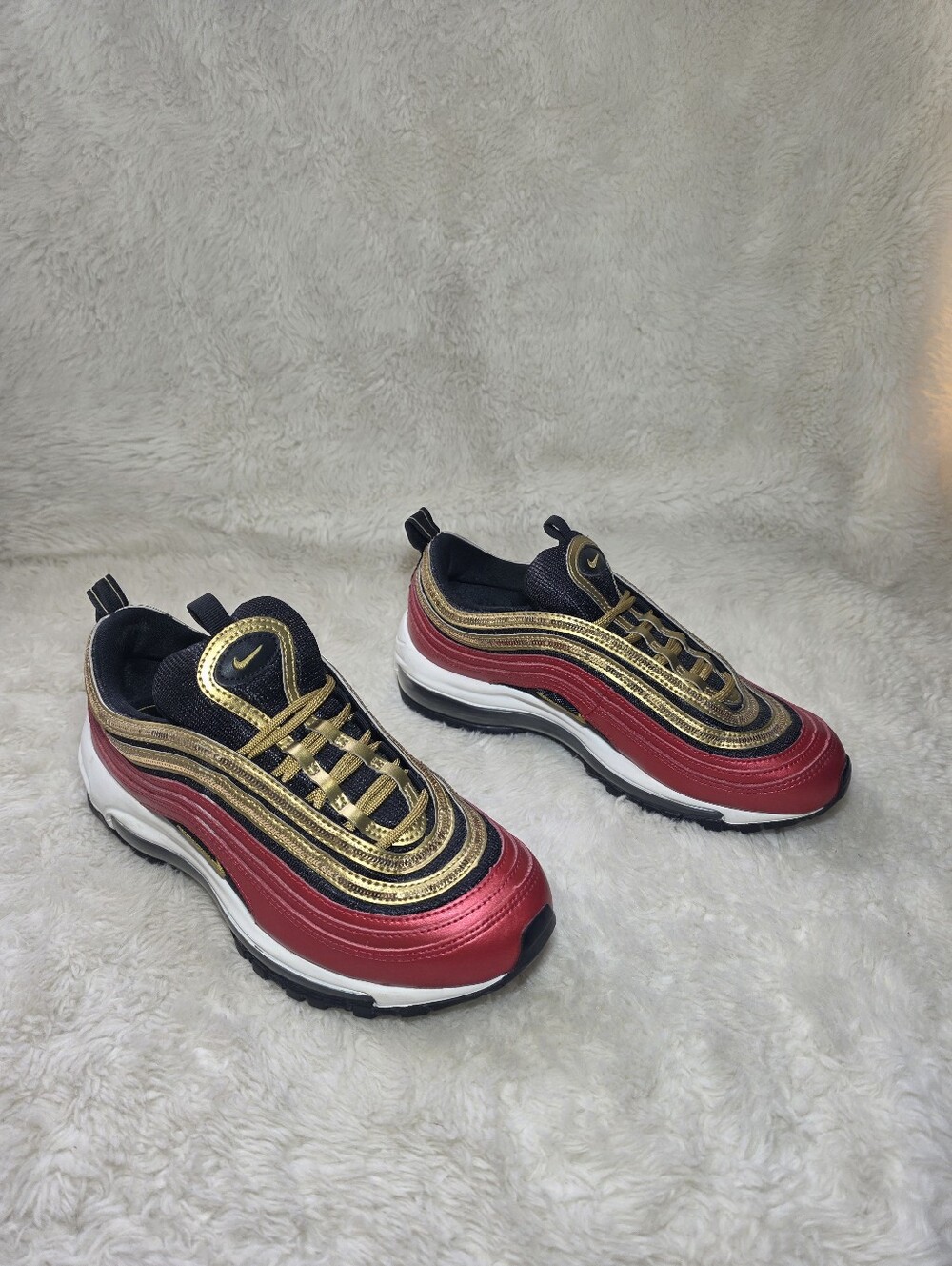 Nike Air Max 97 Gold Sequin University Red Metallic Sneakers Women's 6.5 - Picture 3 of 11